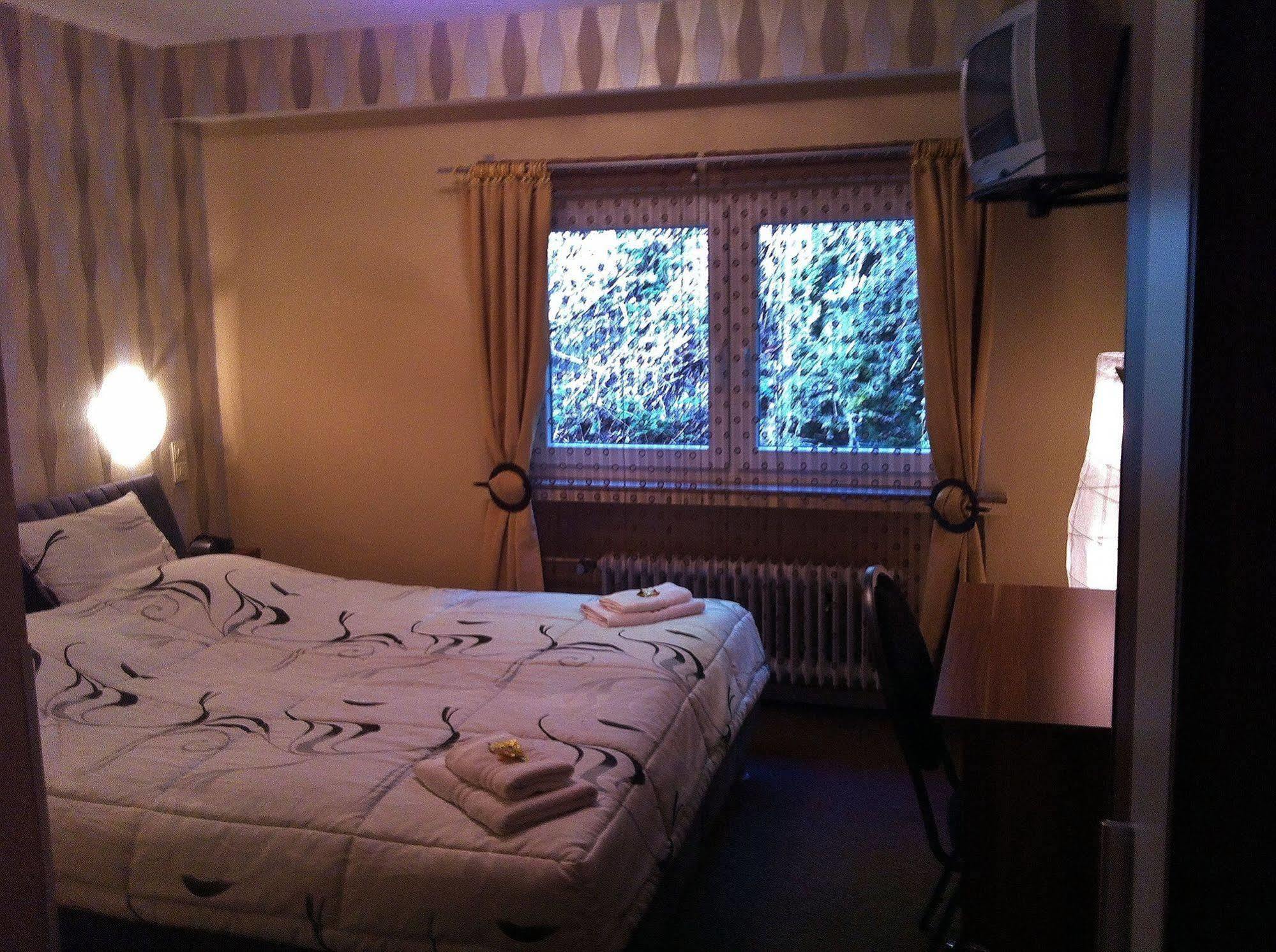 Hotel Alte Poststation Оверат Экстерьер фото